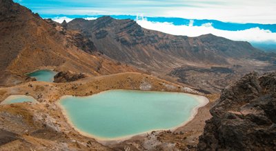 Tongariro Alpine Crossing crater lakes